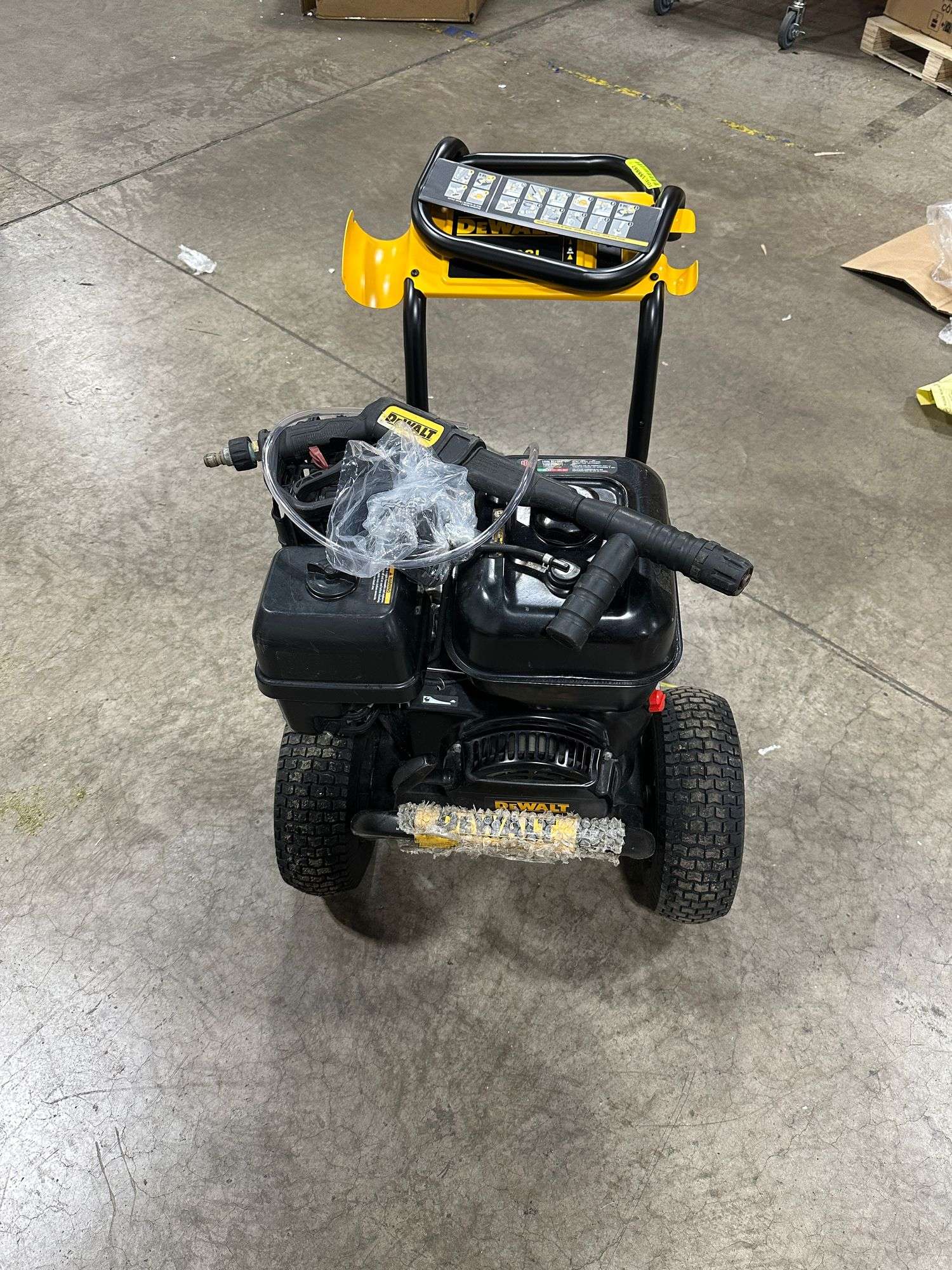 DEWALT 4400 PSI 4.0 GPM Gas Pressure Washer