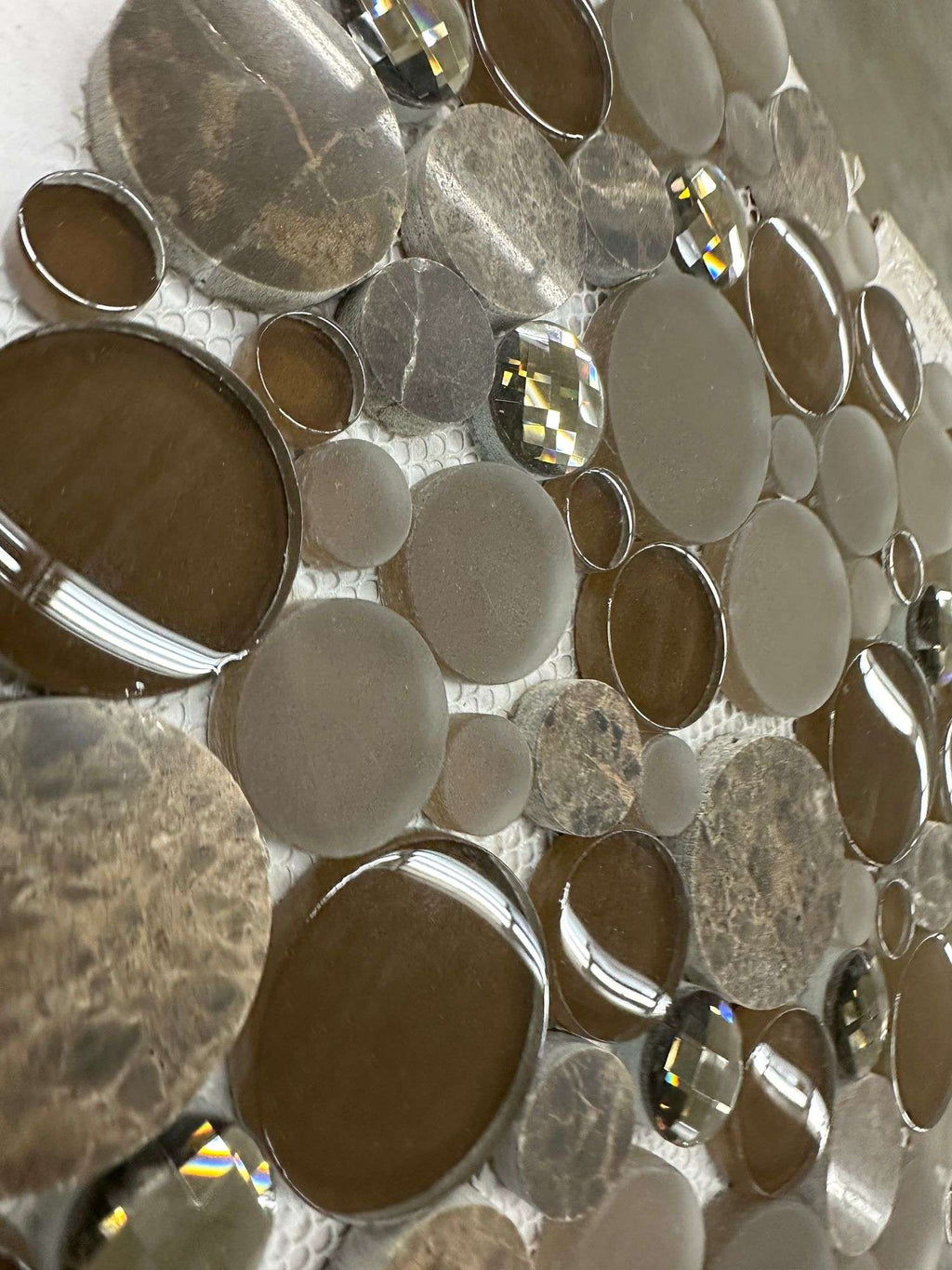 Tuape Fizzle Mosaic Tile – Glass Backsplash & Shower Tile (12x12)